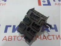 Блок предохранителей Toyota Avensis (T250) 82734-05030.