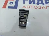 Кнопка аварийной сигнализации Toyota Avensis (T250) 8433205050.