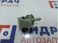 Активатор замка крышки бензобака Toyota Avensis (T250) 7703005010.