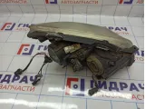 Фара левая Toyota Avensis (T250) 8117005240. Дефекты.