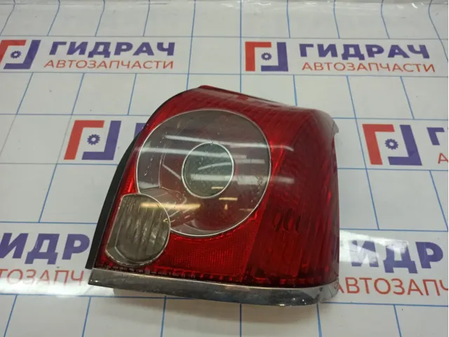 Фонарь задний правый Toyota Avensis (T250) 8155105190.