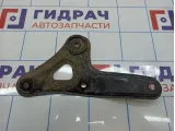 Кронштейн передней балки левый Toyota Avensis (T250) 52258-05020.