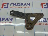 Кронштейн передней балки левый Toyota Avensis (T250) 52258-05020.