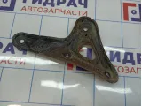 Кронштейн передней балки левый Toyota Avensis (T250) 52258-05020.