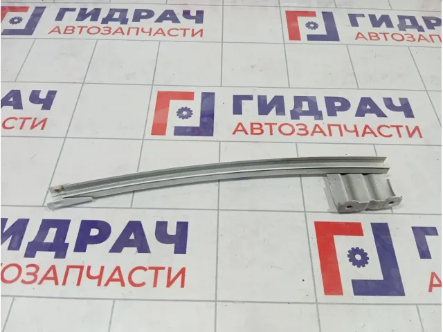 Направляющая стекла двери передняя правая Toyota Camry (XV40) 6740133070