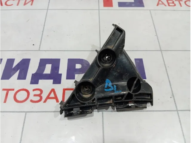 Кронштейн бампера задний левый Toyota Camry (XV40) 5257633080