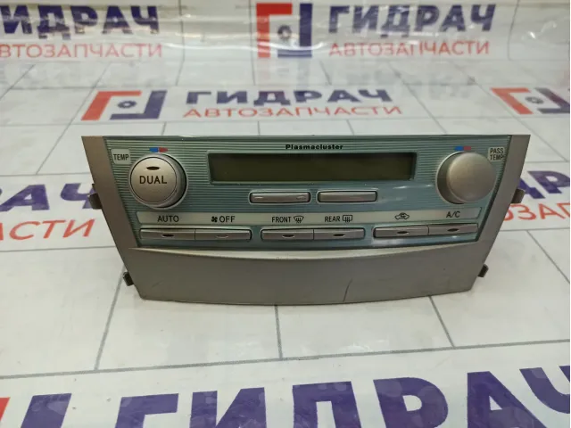 Блок управления климатической установкой Toyota Camry (XV40) 5590033B31