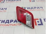 Фонарь задний внутренний правый Toyota Camry 8158133120