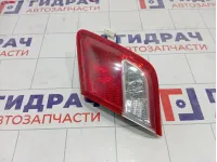 Фонарь задний внутренний правый Toyota Camry 8158133120