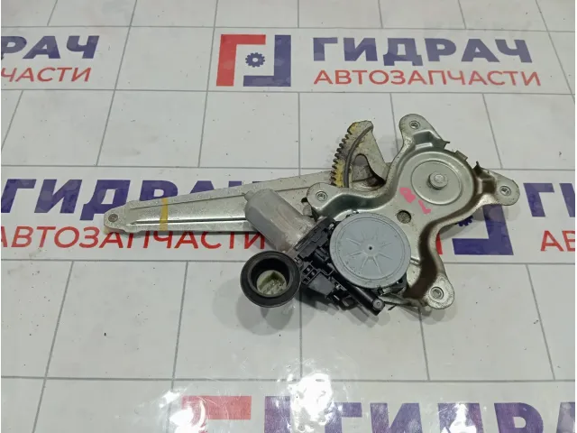 Стеклоподъемник электрический задний левый Toyota Camry 6980433050