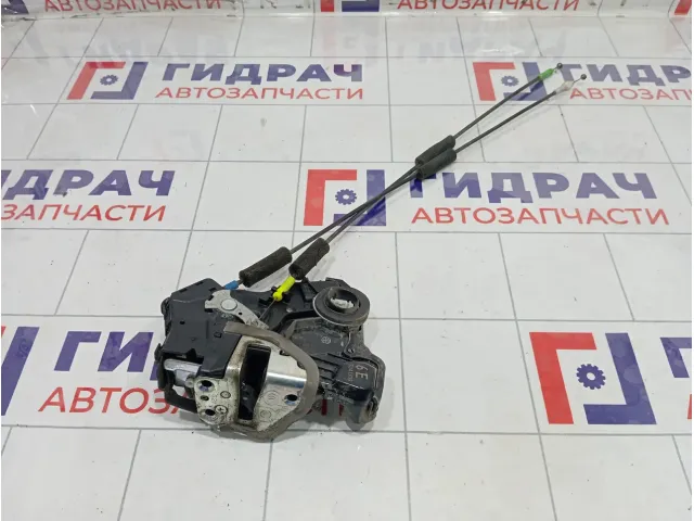 Замок двери передней правой Toyota Camry 6903033290