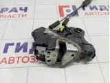 Замок двери передней правой Toyota Camry 6903033290