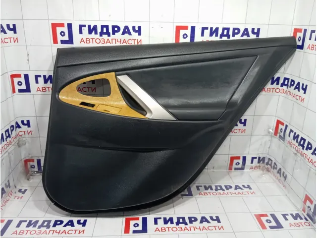 Обшивка двери задней правой Toyota Camry 6763033820B1
