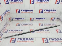 Накладка стекла переднего правого Toyota Camry 7571033130