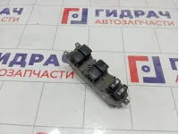 Блок управления стеклоподъемниками Toyota Camry 8404033100