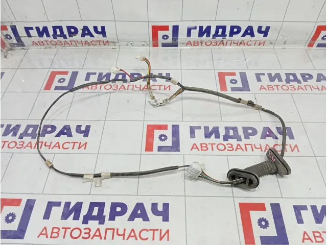 Проводка двери задней правой Toyota Camry 8215333250