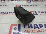 Дефлектор воздушный левый Toyota Camry 5565033160B0