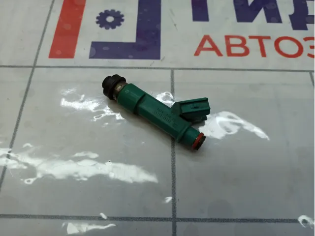 Форсунка инжекторная Toyota Camry 2320928080