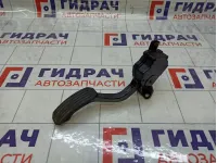 Педаль газа Toyota Camry 7811033020