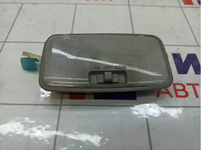 Плафон салонный Toyota Camry 8124052040B0