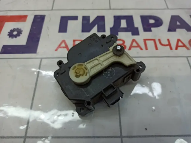 Моторчик заслонки отопителя (печки) Toyota Camry 0638000171