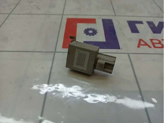 Конденсатор Toyota Camry 9098004203