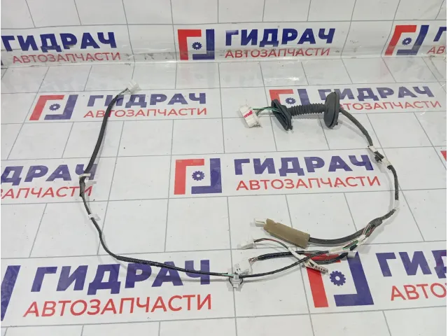 Проводка двери задней правой Toyota Camry 8215306350B