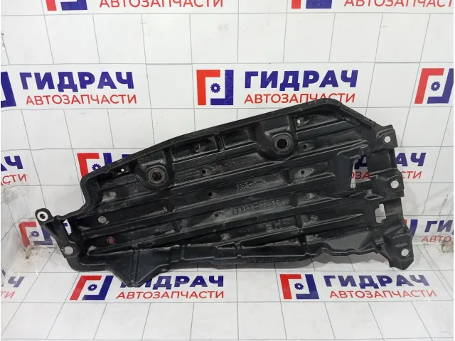 Защита антигравийная правая Toyota Camry 5839833020