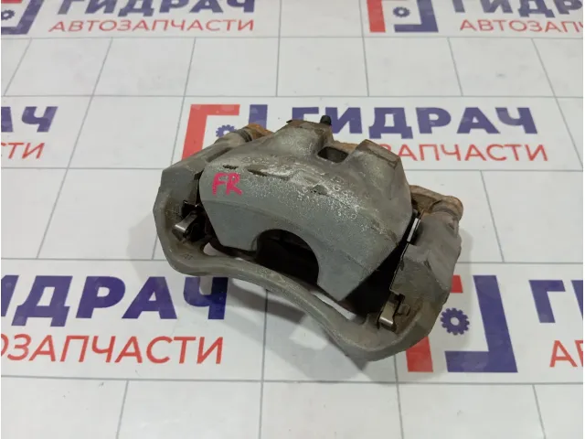 Суппорт тормозной передний правый Toyota Camry 4773033361