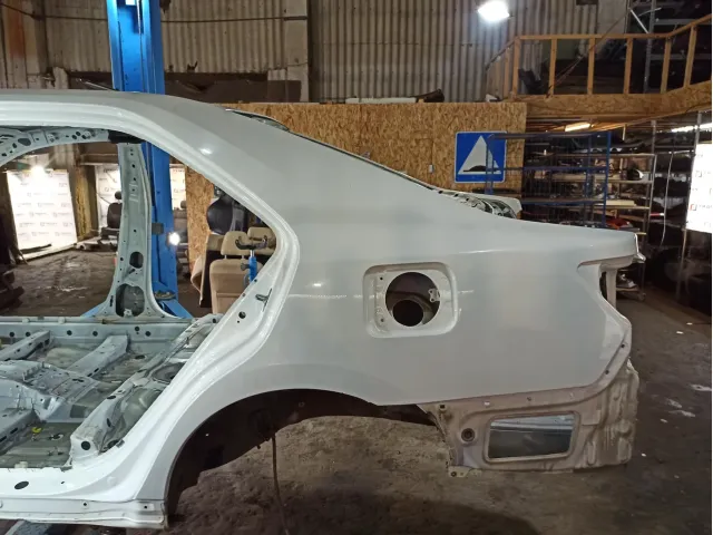Крыло заднее левое Toyota Camry