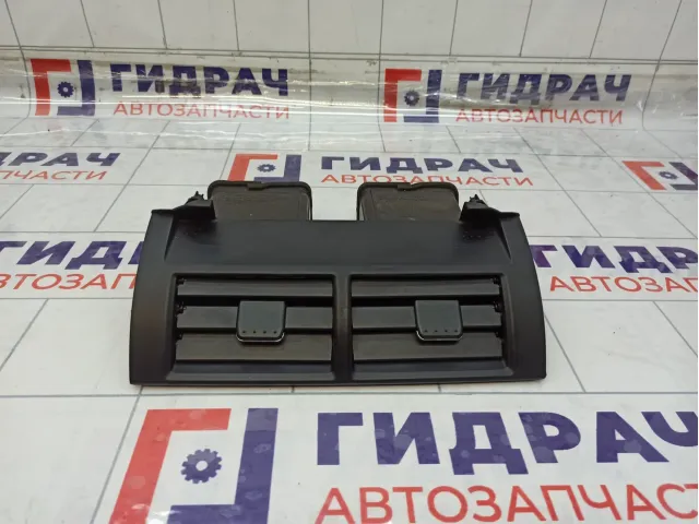 Дефлектор воздушный центральный Toyota Camry 5566033220C0