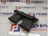 Дефлектор воздушный центральный Toyota Camry 5566033220C0