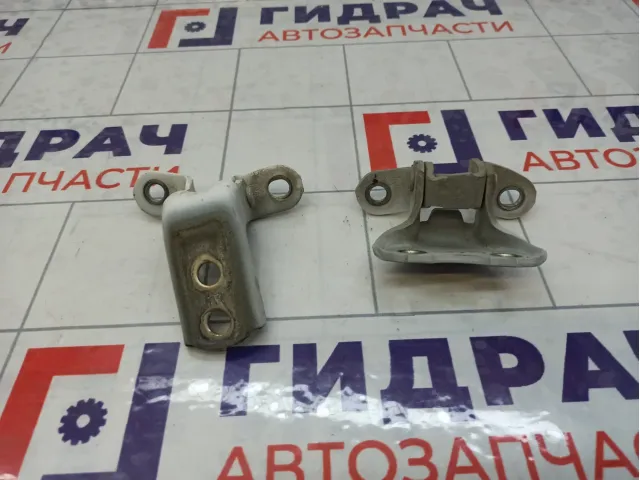 Петли двери передней правой Toyota Camry