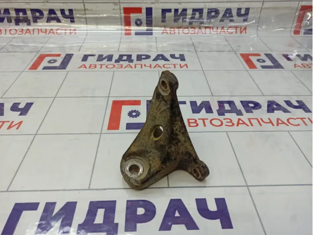 Кронштейн двигателя передний Toyota Camry 1231136020