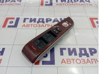 Блок управления стеклоподъемниками Toyota Camry (XV50) 8404033100