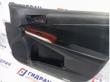Обшивка двери передней правой Toyota Camry (XV50) 6761033E30C1