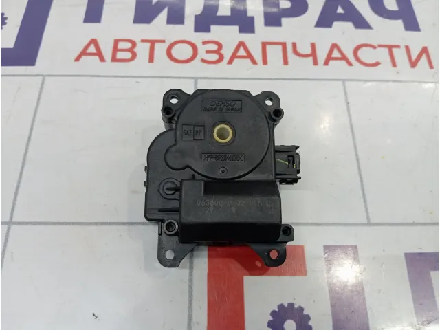 Моторчик заслонки отопителя (печки) Toyota Camry (XV50) 8710633270