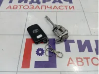Ключ зажигания Toyota Camry (XV50) 8990433500