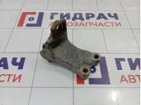Кронштейн двигателя правый Toyota Camry (XV50) 1231936010