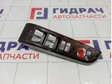 Накладка блока управления стеклоподъемниками Toyota Camry (XV55) 7423233420E0