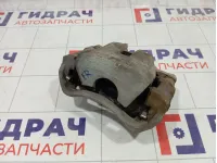 Суппорт тормозной передний правый Toyota Camry (XV55) 4773033361