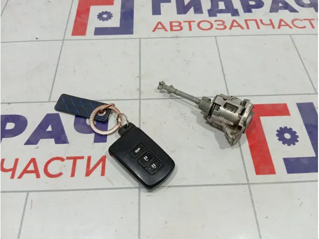 Ключ зажигания Toyota Camry (XV55) 8990433500