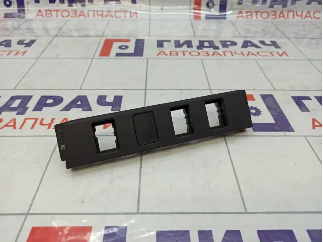 Накладка консоли Toyota Camry (XV55) 5883133121