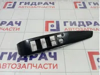 Накладка блока управления стеклоподъемниками Toyota Camry 7423233520