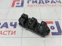 Блок управления стеклоподъемниками Toyota Camry 8404033160
