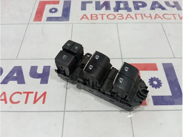Блок управления стеклоподъемниками Toyota Camry 8404033160