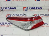 Фонарь задний наружный левый Toyota Camry 8156133660