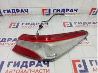 Фонарь задний наружный правый Toyota Camry 8155133660