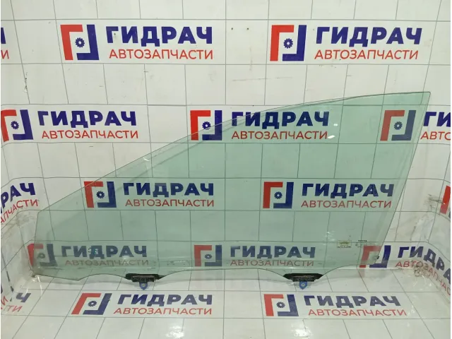Стекло двери передней левой Toyota Camry 6810206360