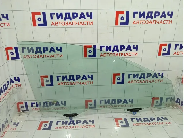 Стекло двери передней правой Toyota Camry 6810106360